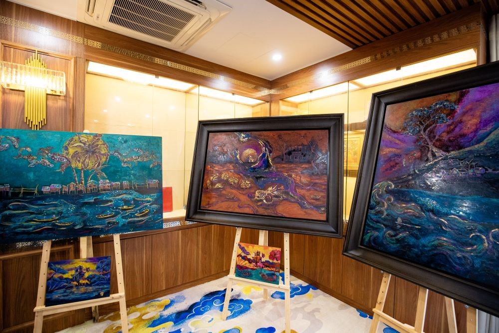 Một số tác phẩm trong triển lãm "Dấu thiêng"